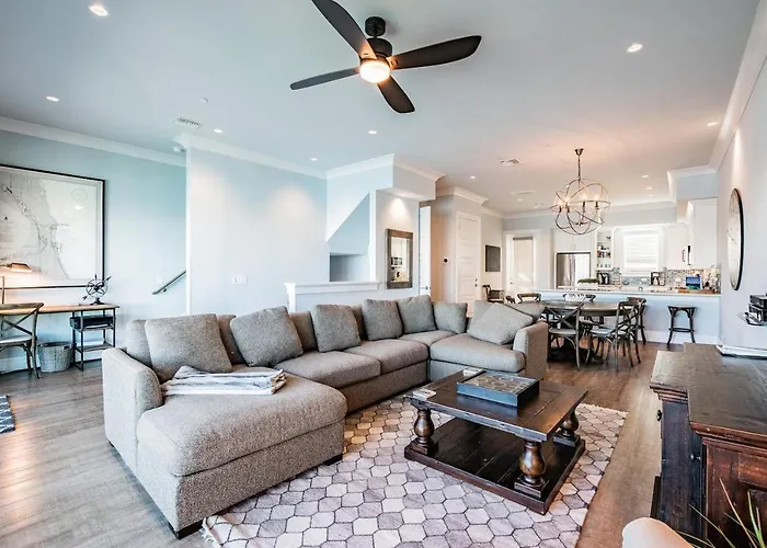 Clearwater Beach Townhome Wgame Room Boat Slip Holiday home
