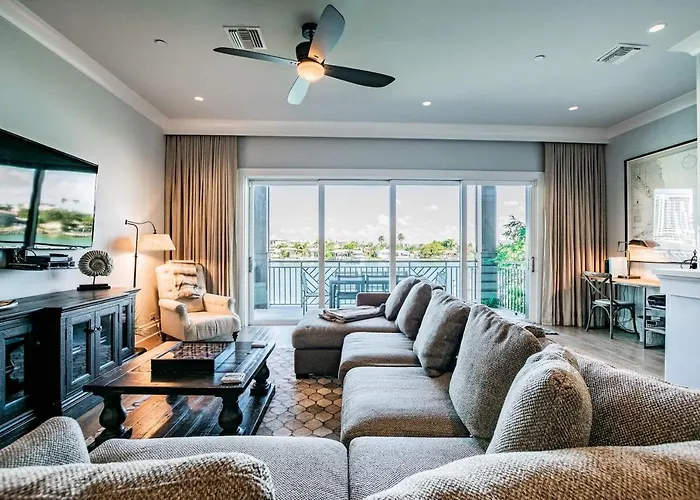 Clearwater Beach Townhome Wgame Room Boat Slip Holiday home *