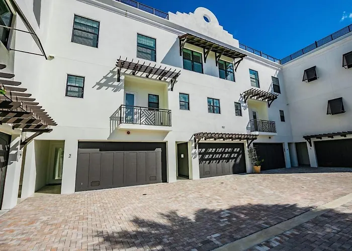 Clearwater Beach Townhome Wgame Room Boat Slip Holiday home *