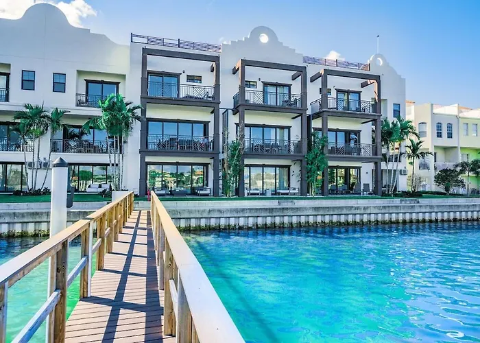 Clearwater Beach Townhome Wgame Room Boat Slip Holiday home *